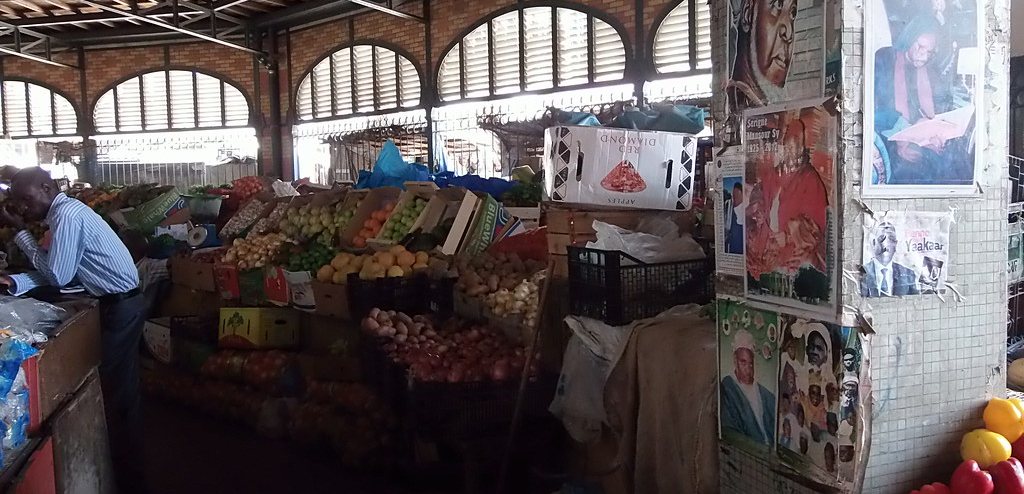 Marché couvert en Afrique de l'Ouest